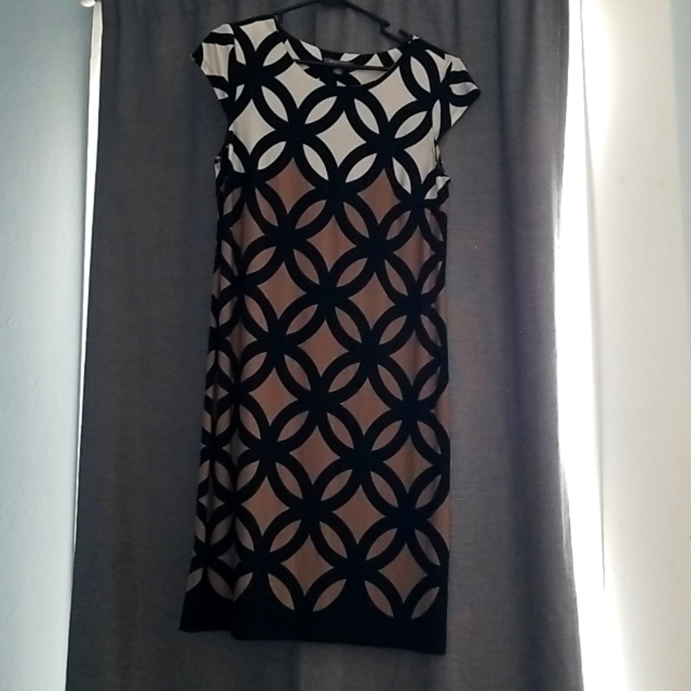 Size 12 dress. Brown,black and white design.